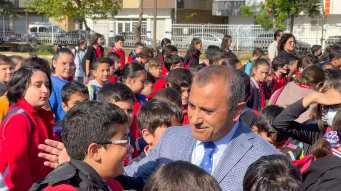 Sn Valimiz Tuncay SONEL ile Sn İl Milli Eğitim Müdürümüz Mehmet Fatih VARGELOĞLU' nun Okulumuzu Ziyaretleri